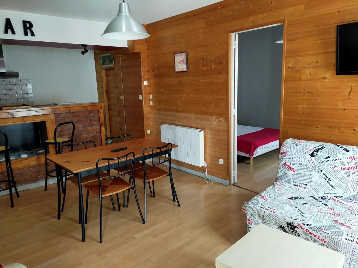 Agreable Appartement De 48 M² En Rdc ラ・ブルブール エクステリア 写真