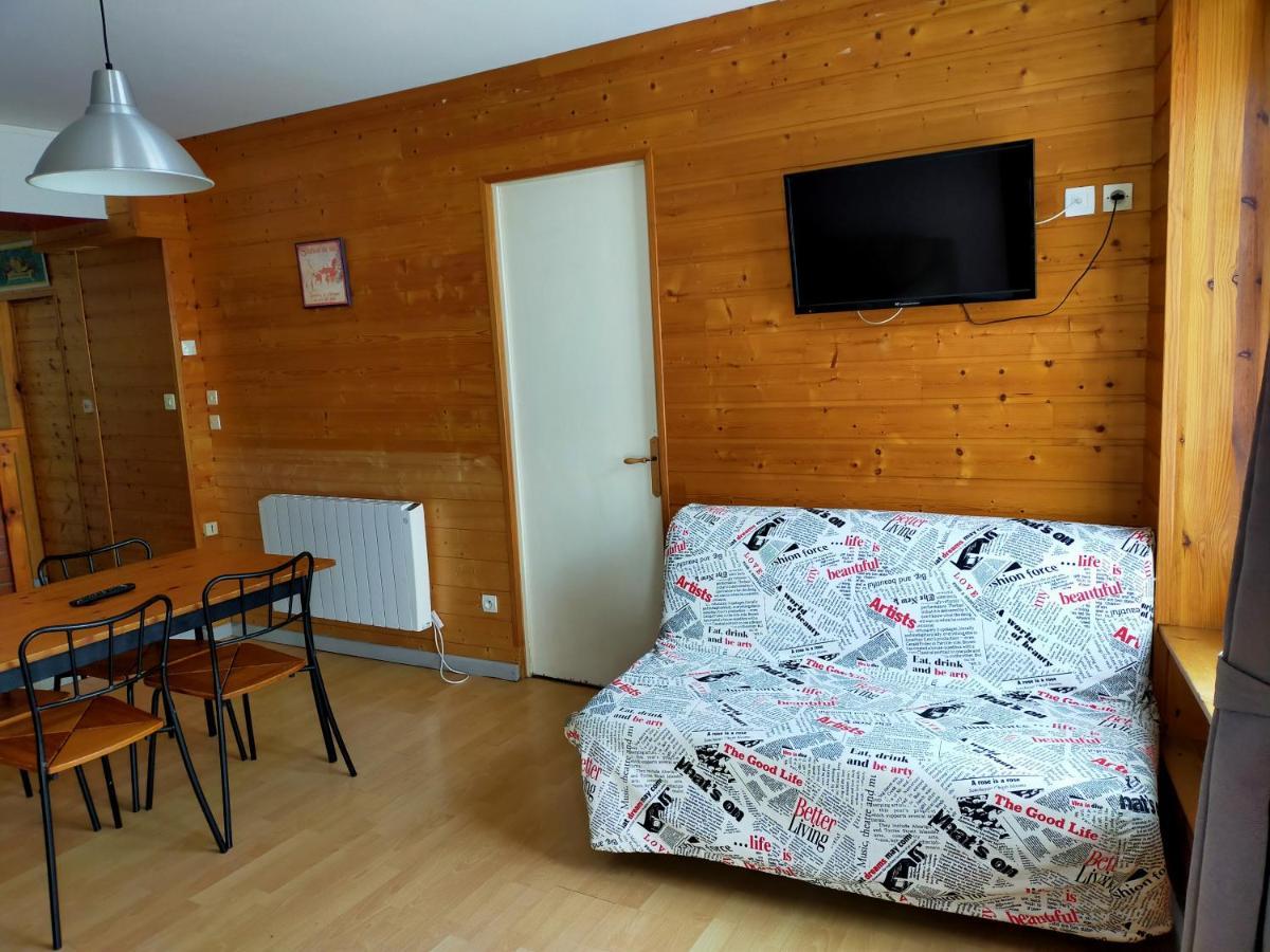 Agreable Appartement De 48 M² En Rdc ラ・ブルブール エクステリア 写真
