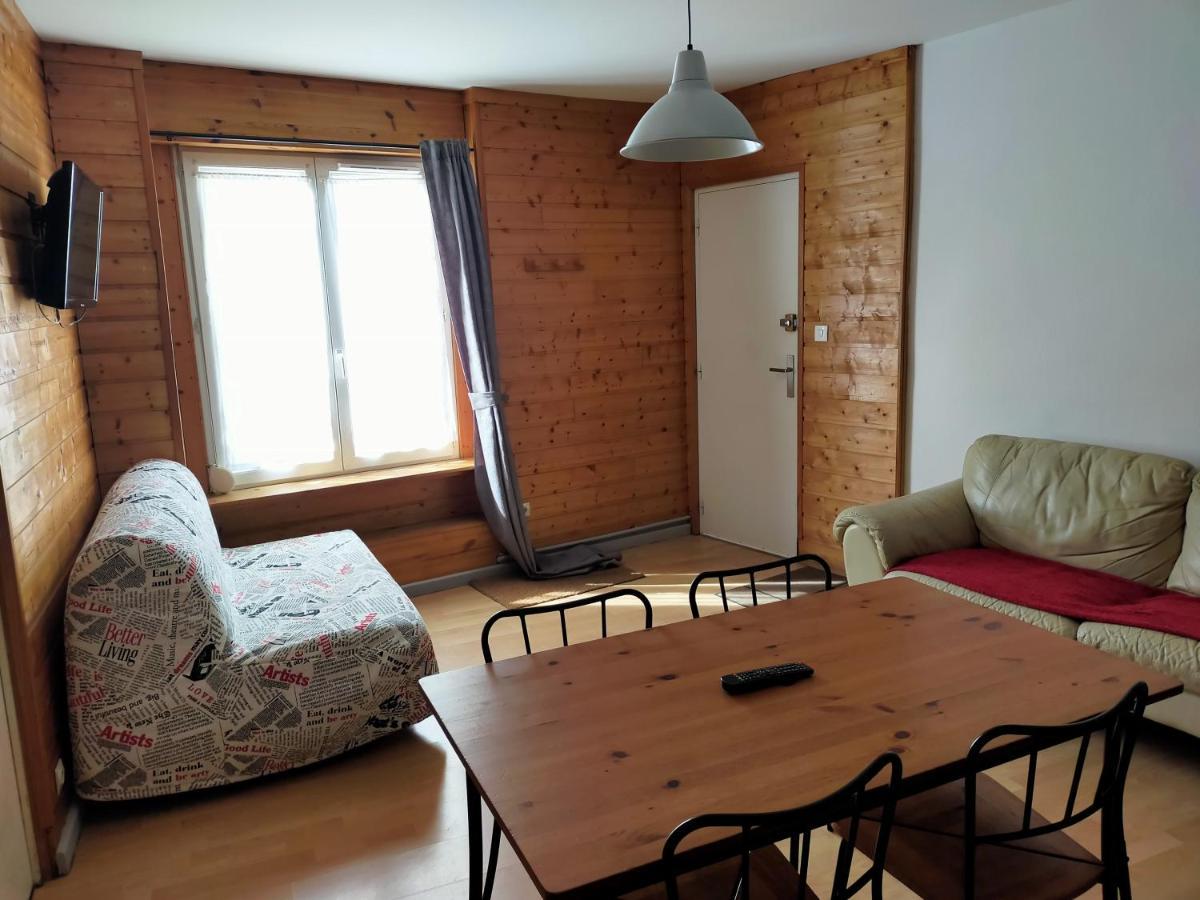Agreable Appartement De 48 M² En Rdc ラ・ブルブール エクステリア 写真