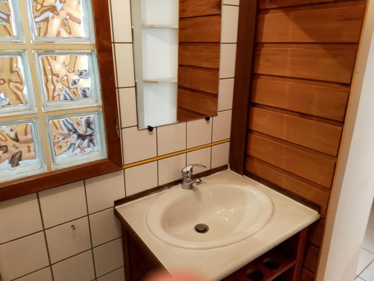 Agreable Appartement De 48 M² En Rdc ラ・ブルブール エクステリア 写真